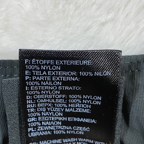 The North Face Mens 34 Gray Nylon Shorts Cargo Outdoor Hiking Performance - Picture 7 of 10